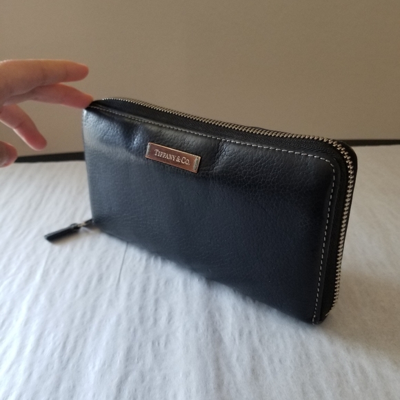 Tiffany & Co. Classic Black Wallet - Picture 12 of 12